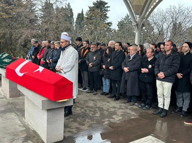 Təcili yardım maşınında dünyasını dəyişən aktyordəfn edildi - FOTOLAR