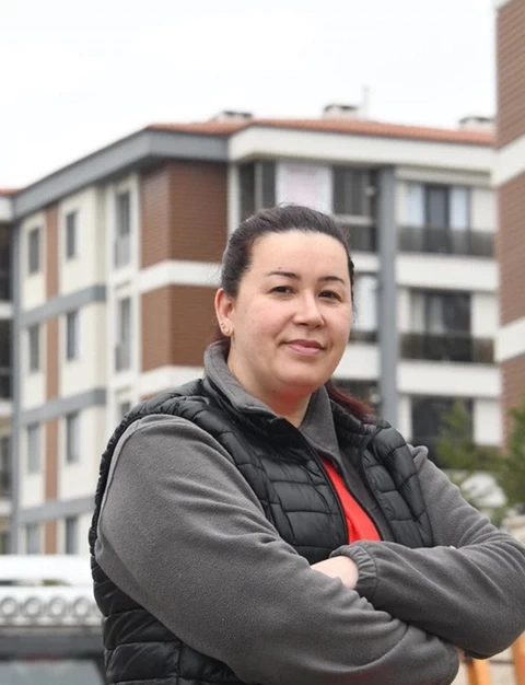 Satışa çıxarılan mənzilin eyvanına asılan elanŞOKA SALDI (FOTO)