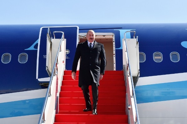 İlham Əliyev Qazaxıstana getdi- FOTOLAR