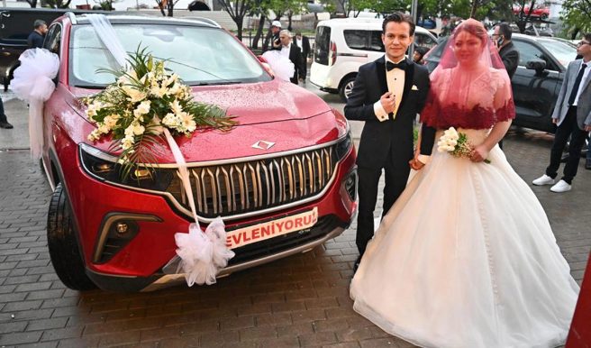 "Togg"dan gəlin maşını kimi istifadə etdilər- FOTOLAR