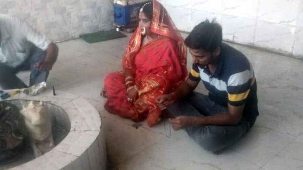 Bəy toydan qaçdı, gəlin 2 saat sonra tapıb gətirdi(FOTO)