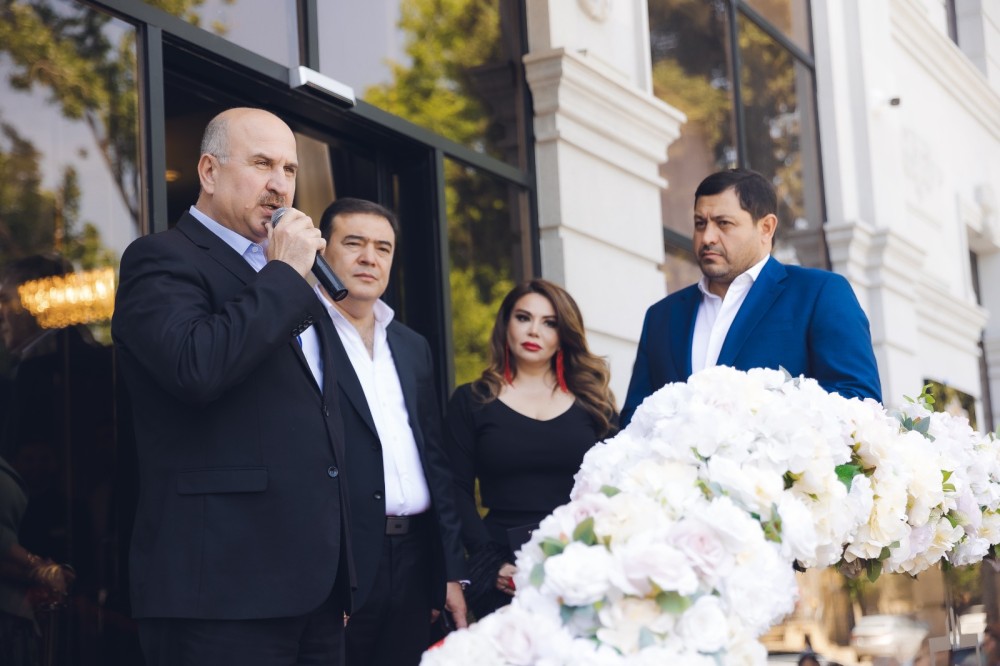 İcra Hakimiyyətinin rəsmi saytında reklam edilən hotelgörün kimin adınadır (FOTOLAR)