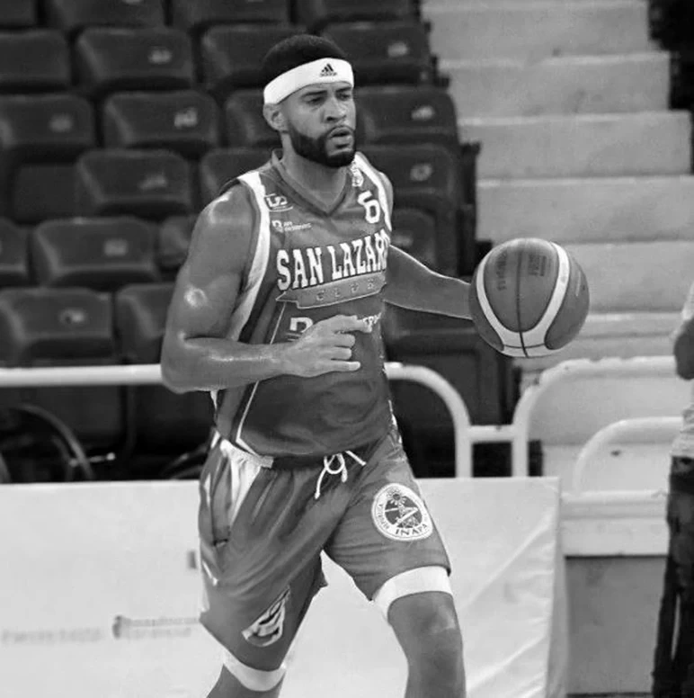 Məşhur basketbolçuöldü