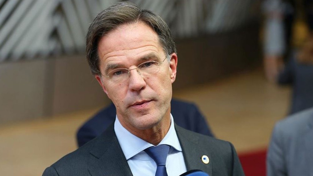 Baş Naziri istefa verəcəyini açıqlayıb