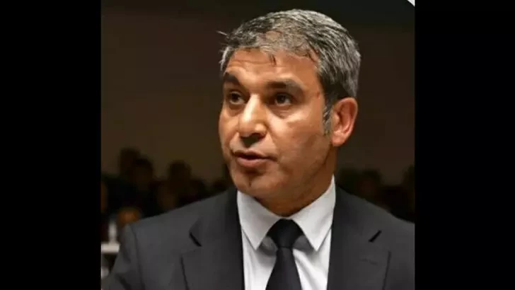 Tanınmış siyasətçiyə silahlı hücum: Ayağından güllələdilər