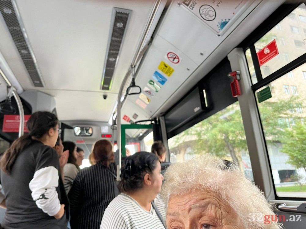 Bakıda avtobus yolda qaldı -Sərnişinlər çətin vəziyyətə düşdü (VİDEO)