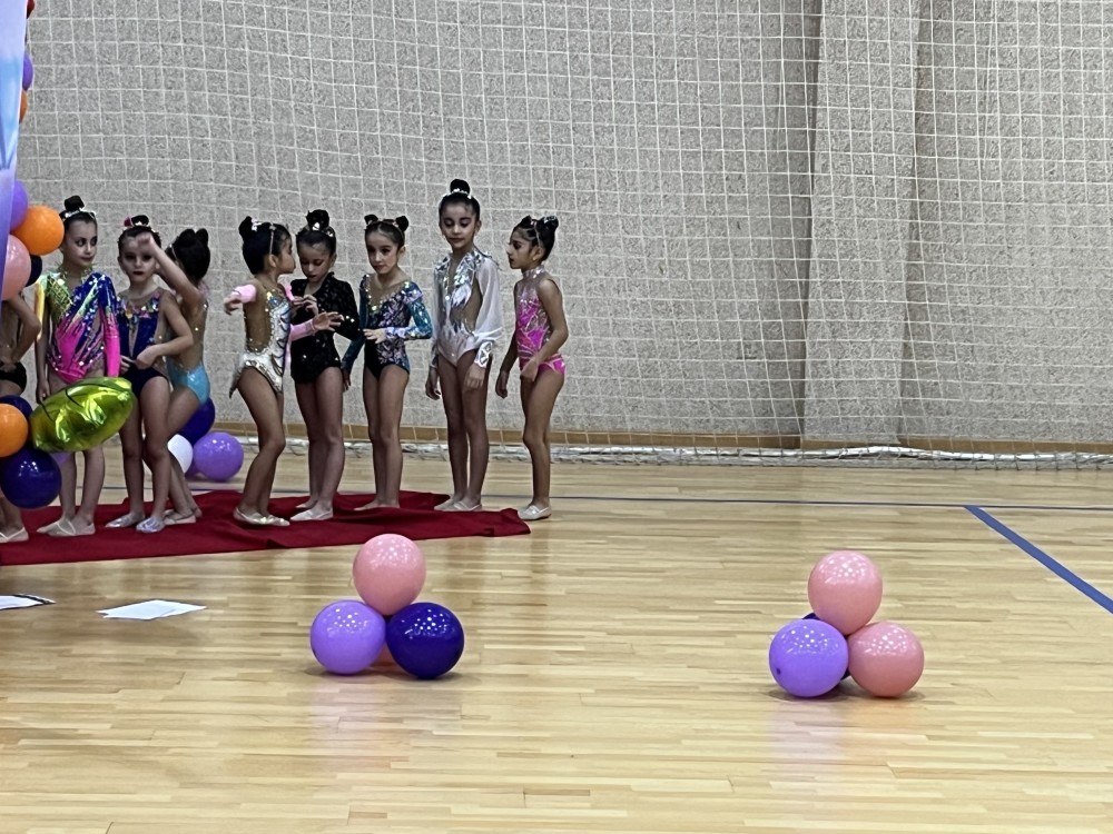 Bakıda möhtəşəm turnir- Yeniyetmə və gənc gimnastlar məharətlərini göstərdi (FOTO)