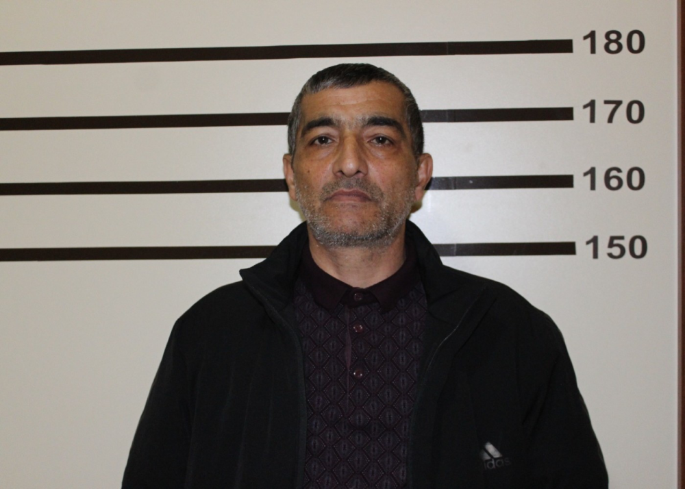 Şəhərdə üzərində “Kalaşnikov” gəzdirən şəxs saxlanıldı - FOTO