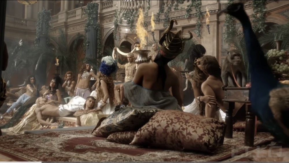 Məşhur telekanal cərimələndi 18+ klipə görə- LGTB TƏBLİĞİ