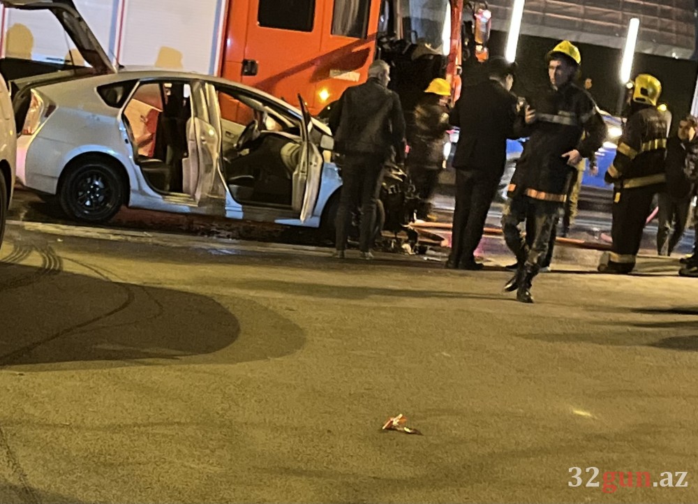 Bakıda hərəkətdə olan taksi alovlandı- FOTOLAR