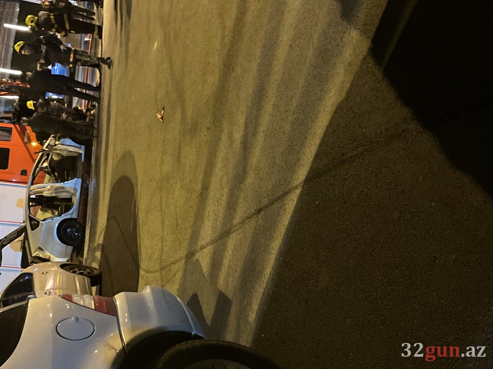 Bakıda hərəkətdə olan taksi alovlandı- FOTOLAR