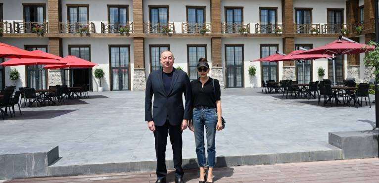 Prezidentlə xanımının hotelin açılışından - MARAQLI FOTOLAR