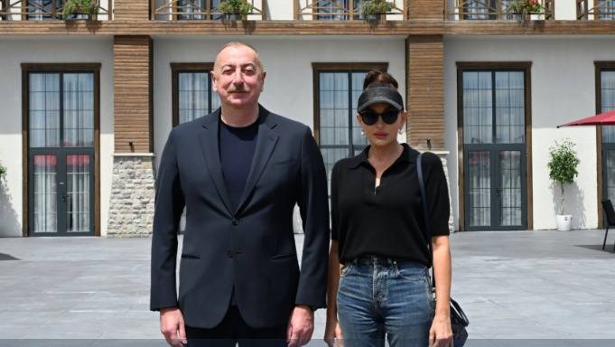 Prezidentlə xanımının hotelin açılışından - MARAQLI FOTOLAR