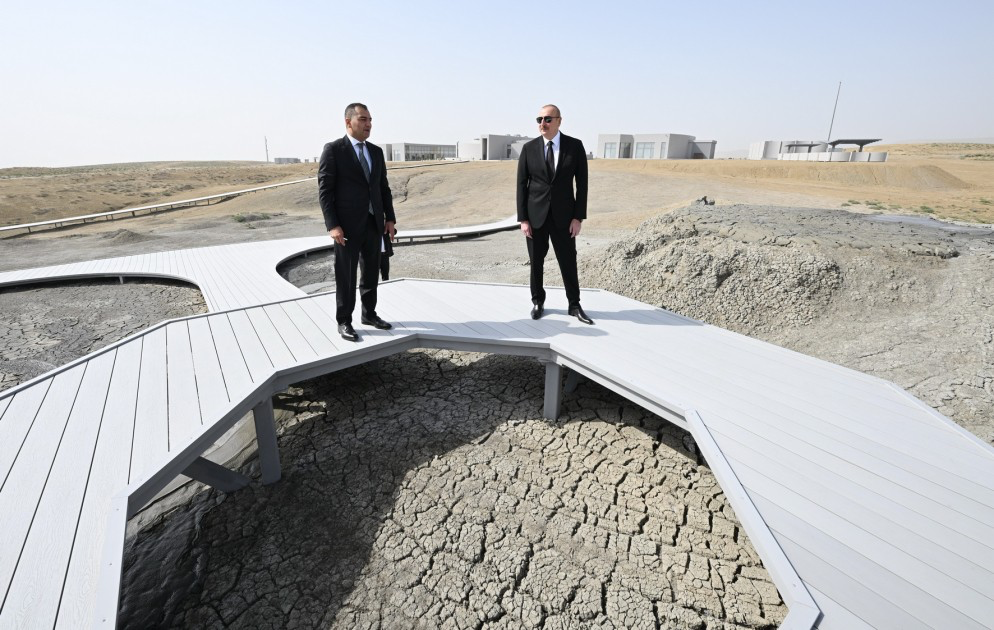 İlham Əliyev Palçıq Vulkanları Turizm Kompleksinin açılışında - FOTOLAR