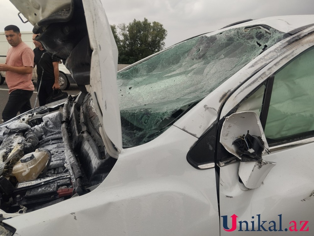 Ödənişli yolda 3 maşın qəzaya düşdü - 8 nəfər yaralandı (FOTOLAR)