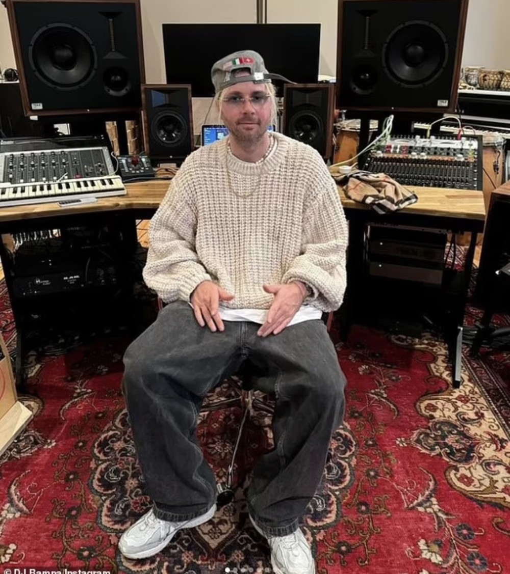 Məşhur model ziyafətdə DJ ilə öpüşüb- FOTO