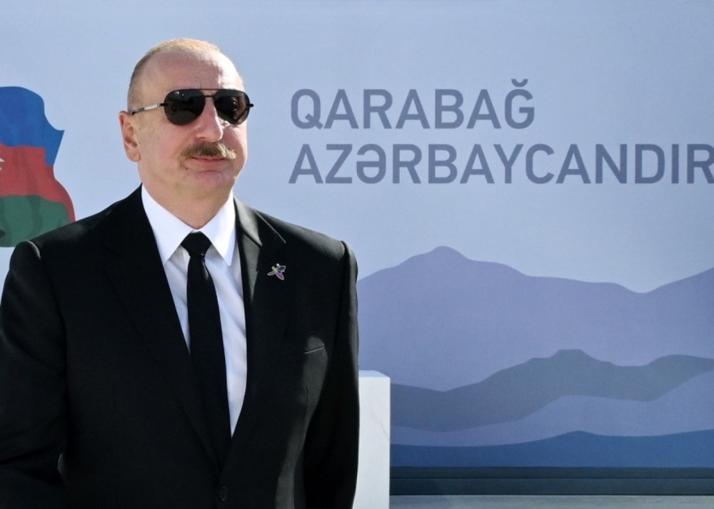 İlham Əliyev Zəfər parkında - FOTOLAR