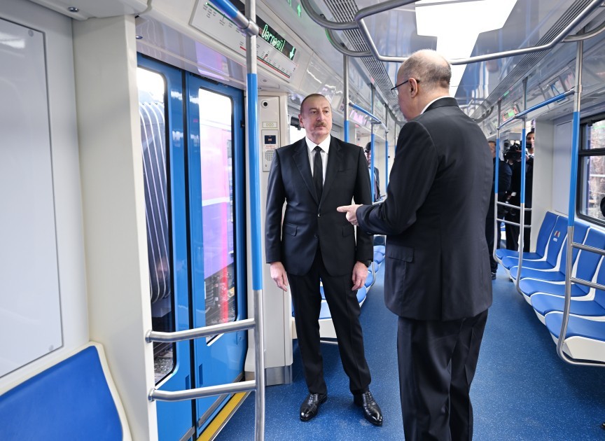 Prezident yeni nəsil metro qatarları ilə tanış oldu -FOTOLAR (YENİLƏNİB)