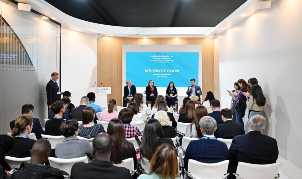 Leyla Əliyeva gənclərin ətraf mühit savadlılığının artırılmasına dair müzakirələrdə -FOTOLAR