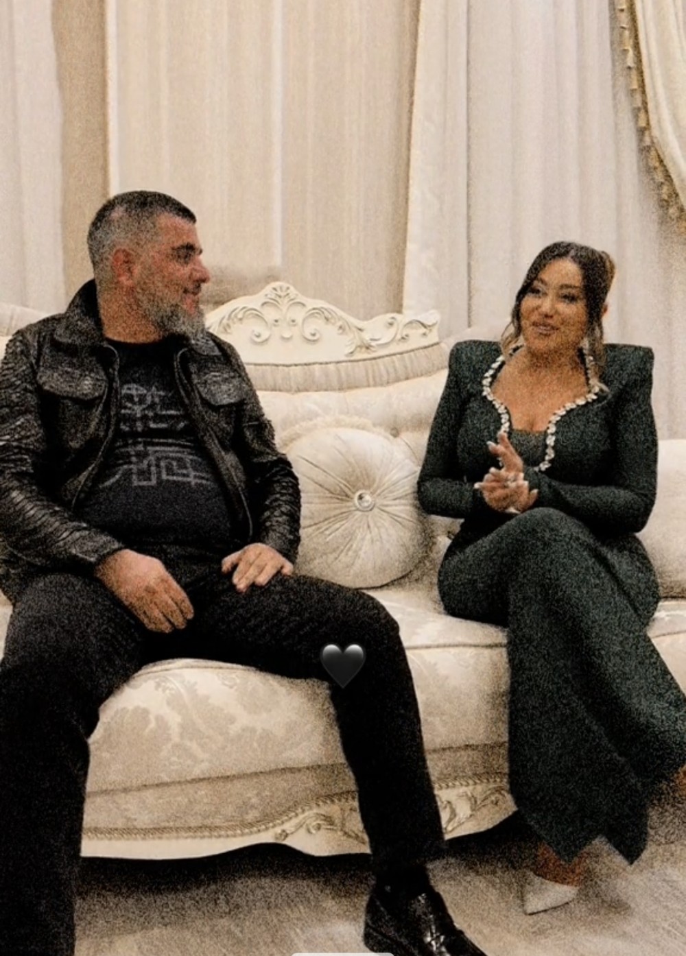 Müğənni Damla Gəncədə tanınmış iş adamı ilə görüşdü- FOTOLAR