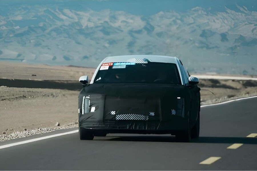 Çin  "Rolls-Royce" və "Maybach" üçün rəqib hazırlayıb