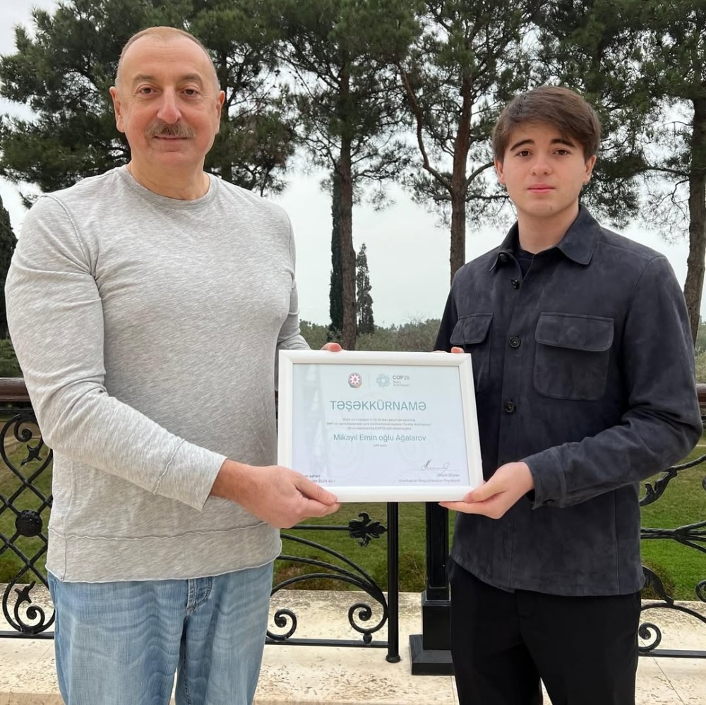 İlham Əliyev nəvələrinə “Təşəkkürnamə” verdi -FOTO