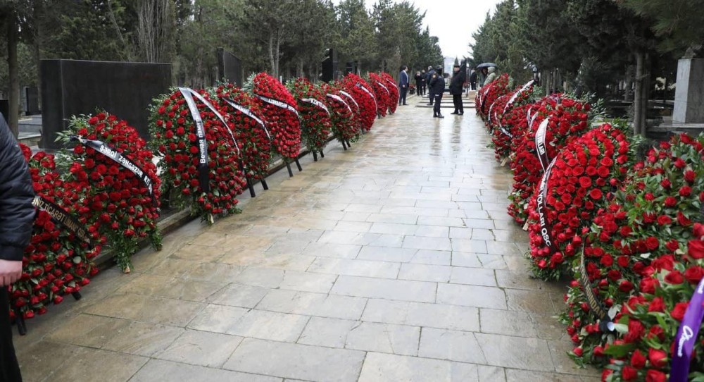 Pilotlar və bələdçi II Fəxri xiyabanda dəfn edildi -FOTOLAR / YENİLƏNİB