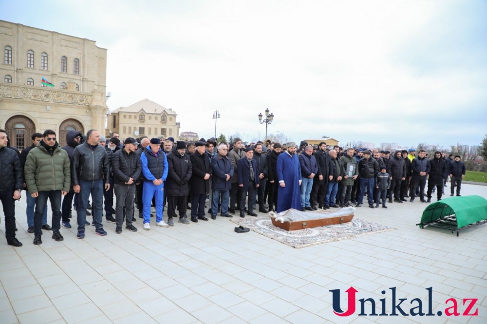 Azər Baxşəliyev vəfat etdi