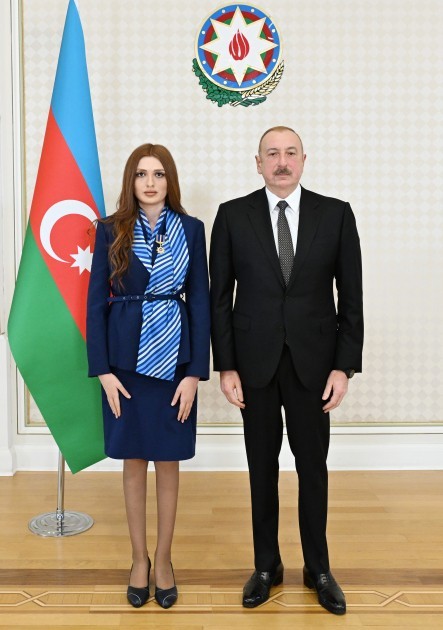 İlham Əliyev medal və ordenləri onlara təqdim etdi -VİDEO+FOTOLAR (YENİLƏNİB)