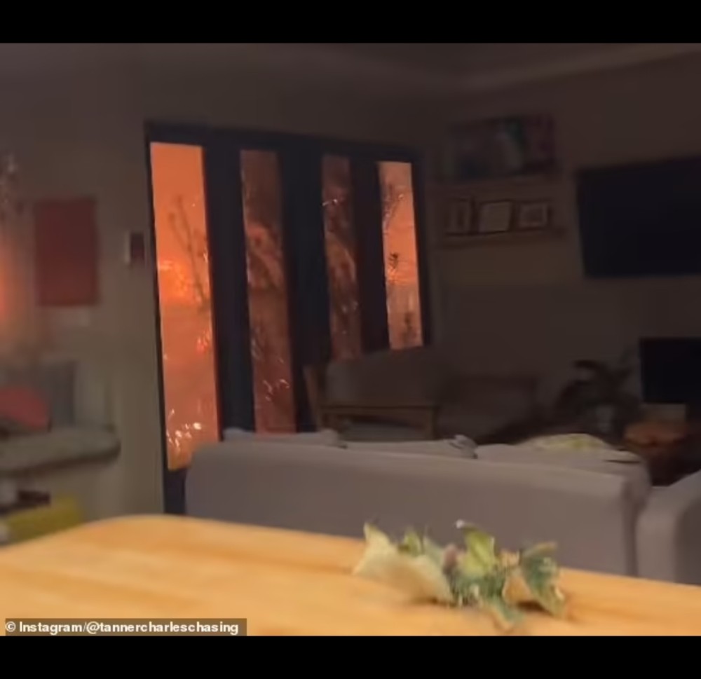 Los-Ancelesdə 5 milyon dollarlıq ev yanıb/ VİDEO+ FOTO