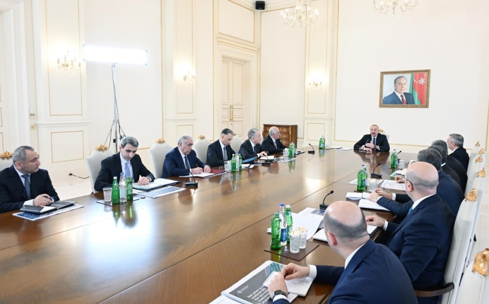 İlham Əliyev müşavirə keçirdi -FOTOLAR (YENİLƏNİB)