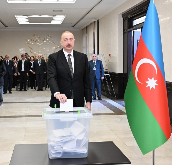 İlham Əliyev səs verdi -FOTOLAR