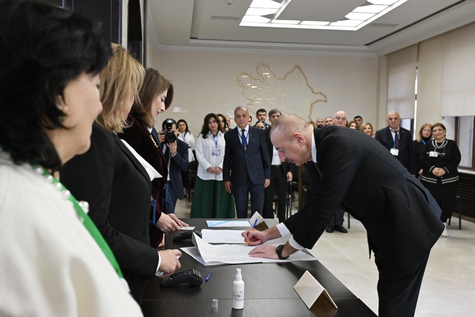 İlham Əliyev səs verdi -FOTOLAR