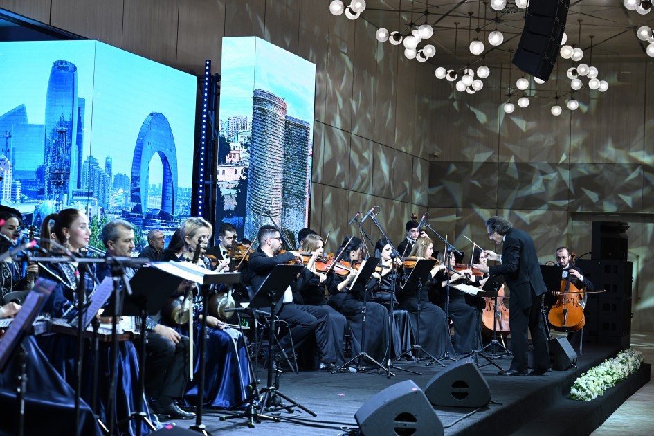 Gülüstan" sarayında ziyafət verilib -FOTOLAR (YENİLƏNİB)