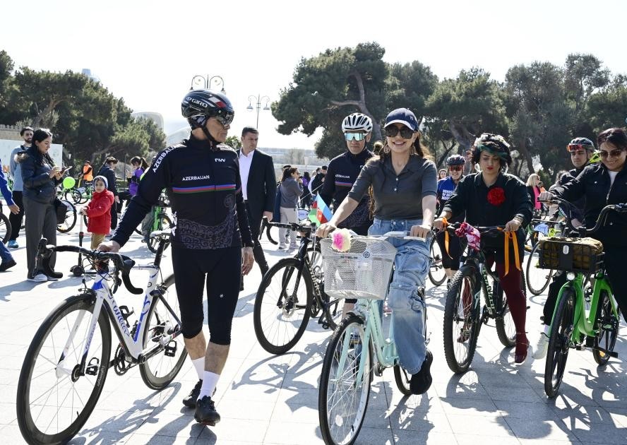 Leyla Əliyeva Bakıda veloyürüşə qatıldı -FOTO