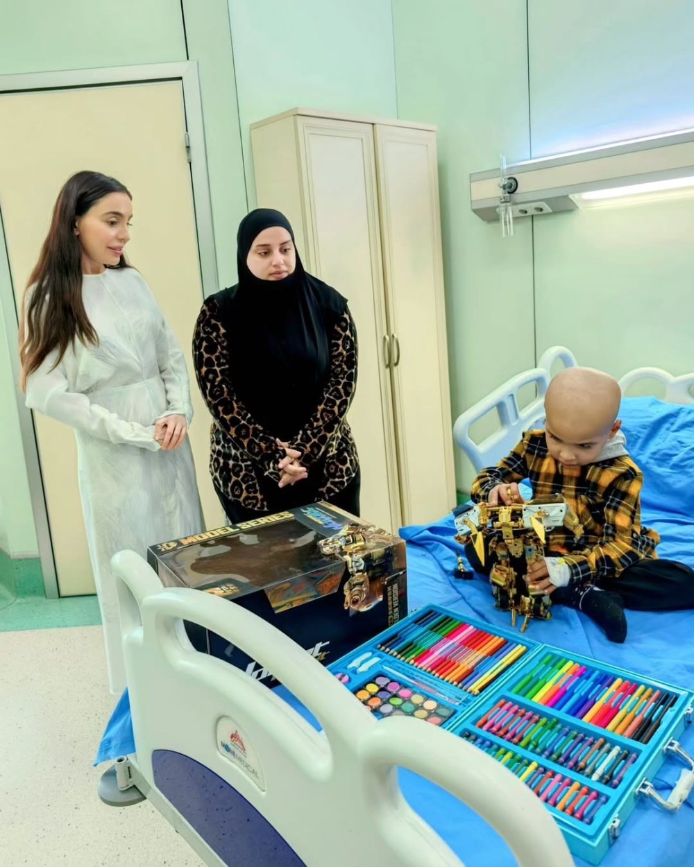 Leyla Əliyeva uşaqları ziyarət etdi -FOTOLAR