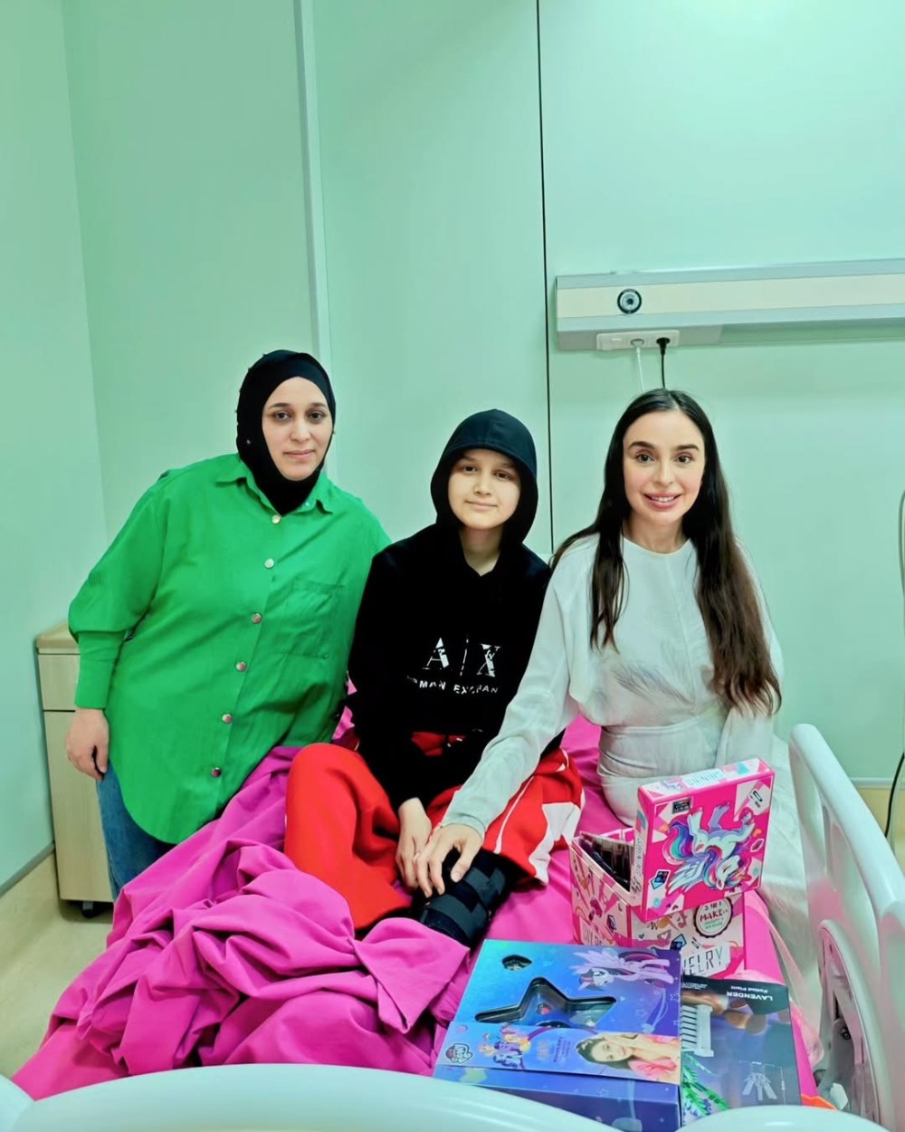 Leyla Əliyeva uşaqları ziyarət etdi -FOTOLAR