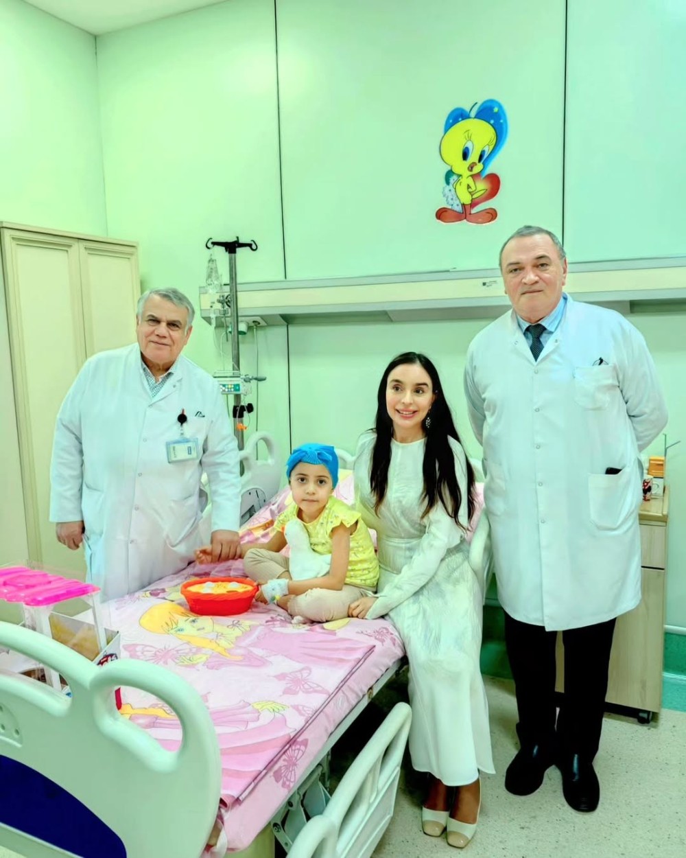 Leyla Əliyeva uşaqları ziyarət etdi -FOTOLAR