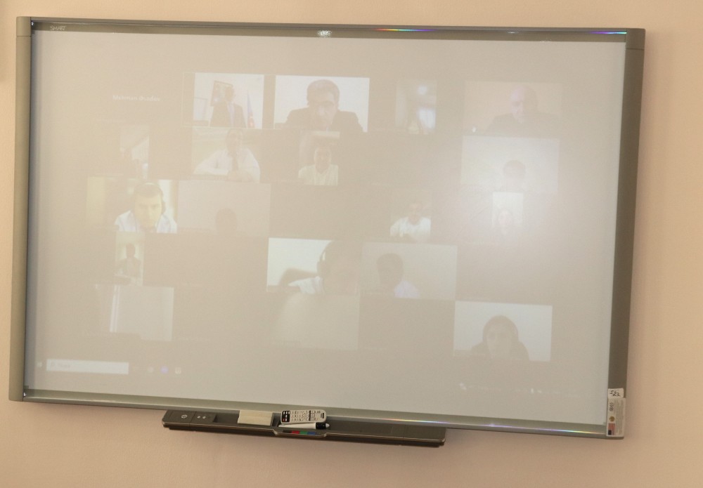 Vəkillər Kollegiyasının sədri vəkilliyə namizədlərlə görüşüb