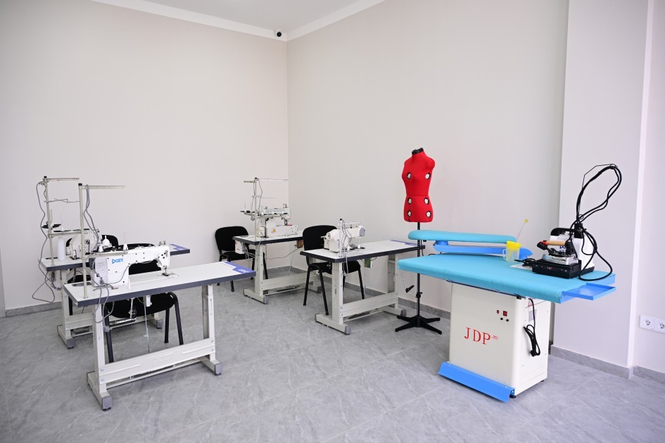 Bu gün açılışı olan Sarıcalı kəndindənFOTOLAR