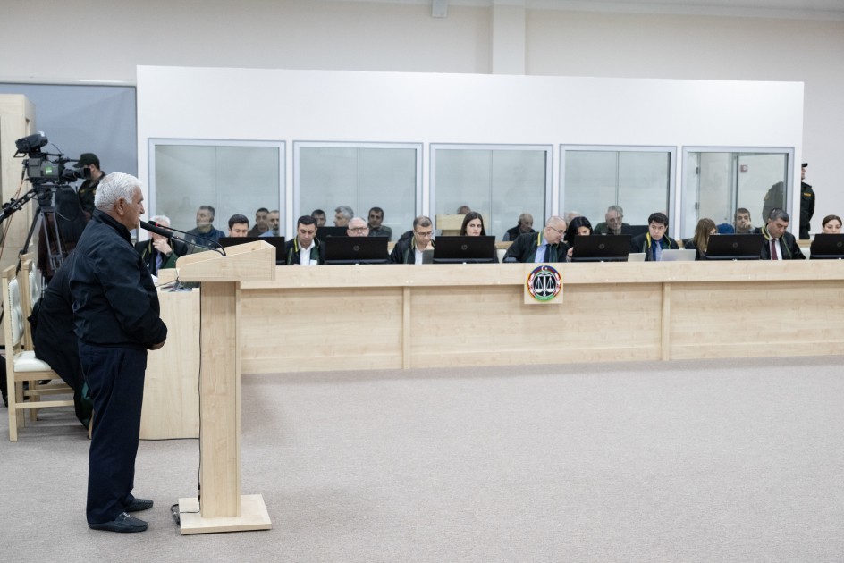 Ürəyi zəif olanlar zaldan çıxarıldı, günahı olanlar "kövrəldi"/ FOTOLAR