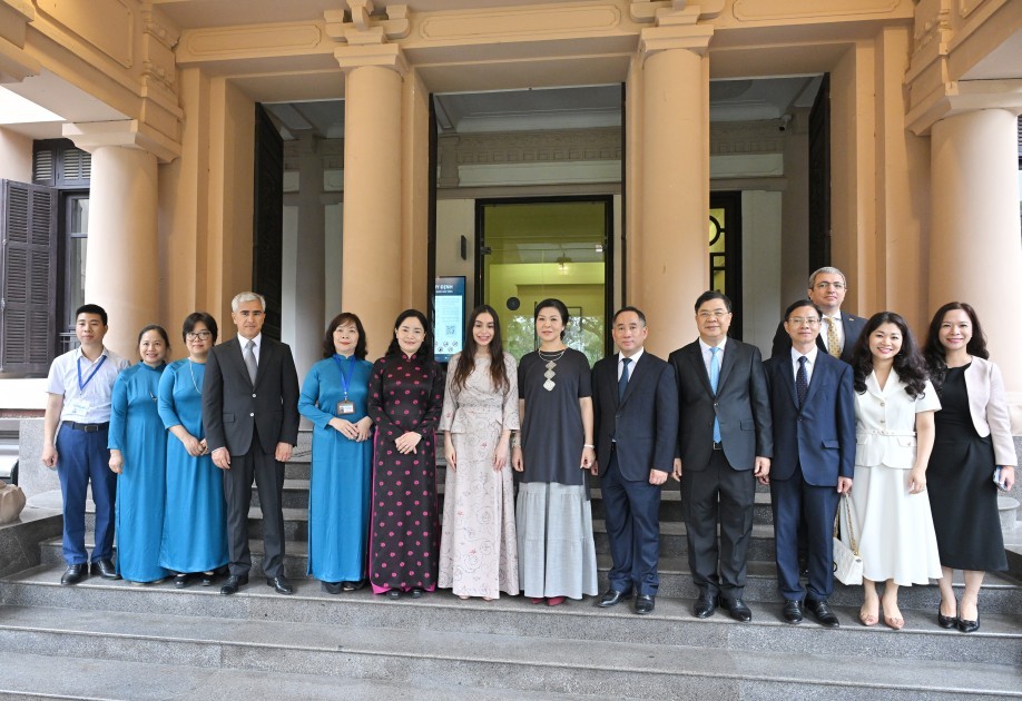 Leyla Əliyeva Vyetnamda görüş keçirdi - FOTOLAR