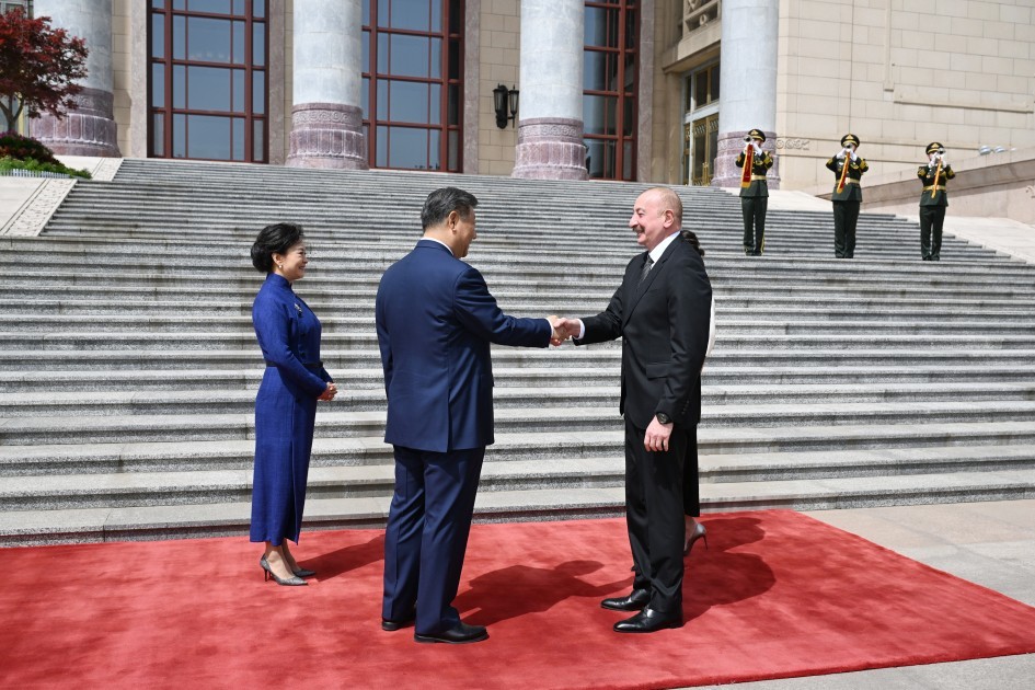 Prezidentin Pekində rəsmi qarşılanma mərasimi oldu -FOTOLAR (YENİLƏNİB)