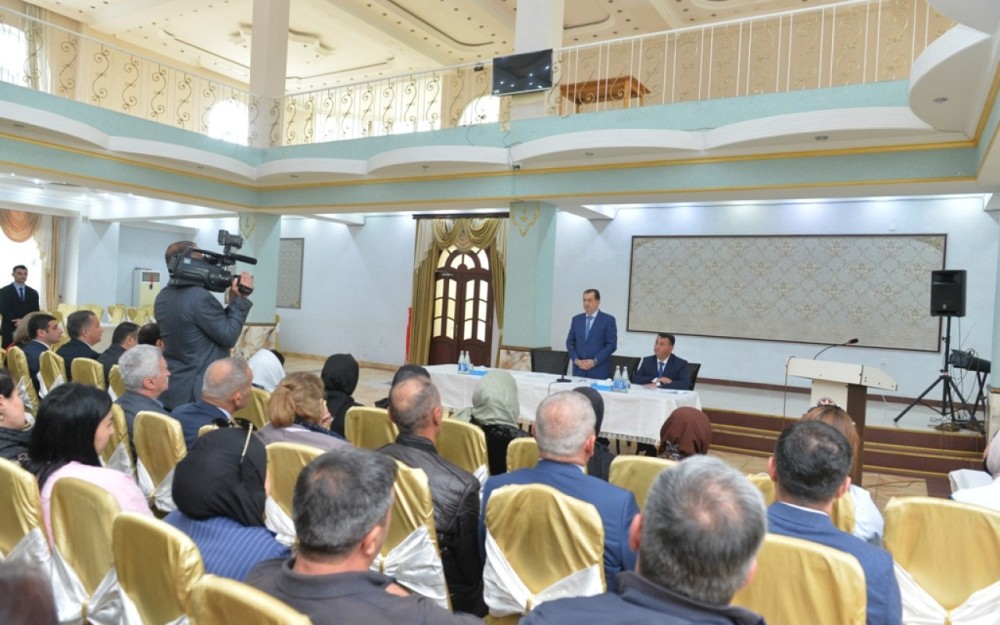 SON DƏQİQƏ‼️İcra başçısı vətəndaşları toyxanadaqəbul etdi (FOTOLAR)