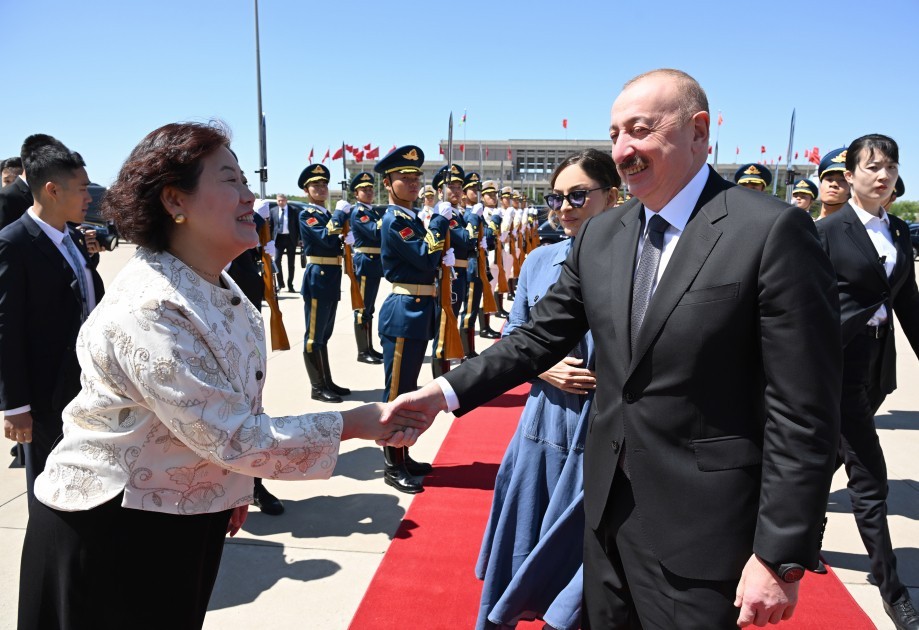 Prezidentlə xanımının Çinə səfəri başa çatdı - FOTOLAR
