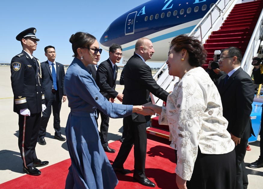 Prezidentlə xanımının Çinə səfəri başa çatdı - FOTOLAR