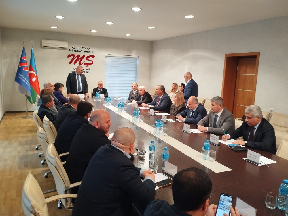 Səfir Birol Akgün Mətbuat Şurasında olub- FOTOLAR