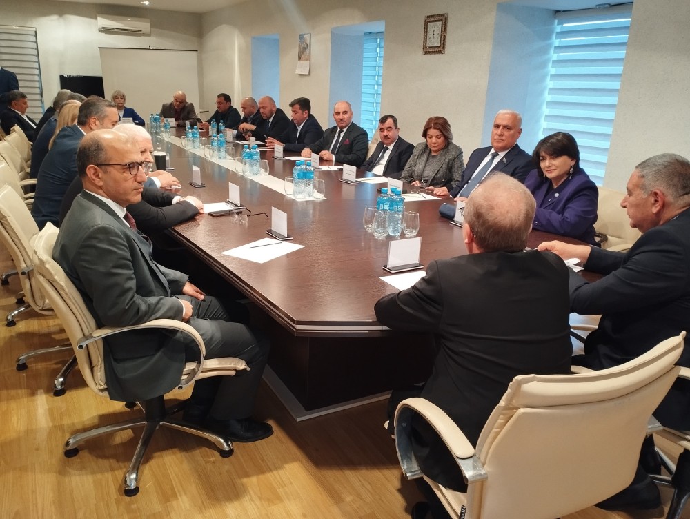 Səfir Birol Akgün Mətbuat Şurasında olub- FOTOLAR