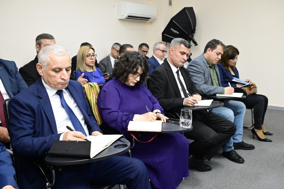 Hikmət Hacıyev media subyektlərinin rəhbərləri ilə görüş keçirdi - FOTOLAR