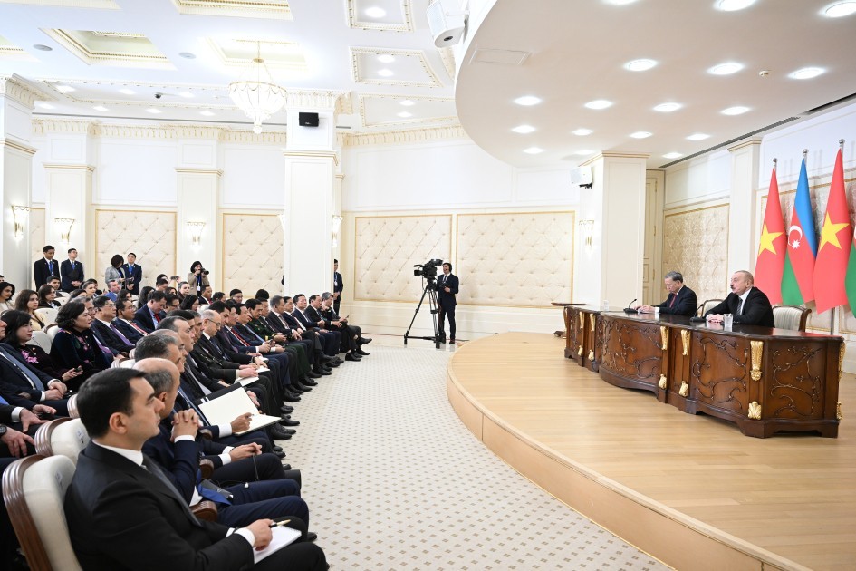 İlham Əliyev və To Lam mətbuata bəyanatlarla çıxış ediblər -YENİLƏNİB (FOTOLAR)